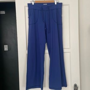 Lululemon royal blue wide leg yoga pants size 8